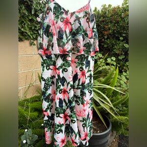 VINCE CAMUTO floral dress 🩷